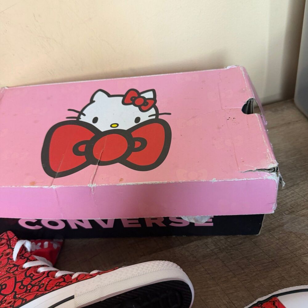 Size 10 Converse Hello Kitty x Wmns Chuck Taylor All Star Hi 'Red shoes sneakers - Picture 10 of 10